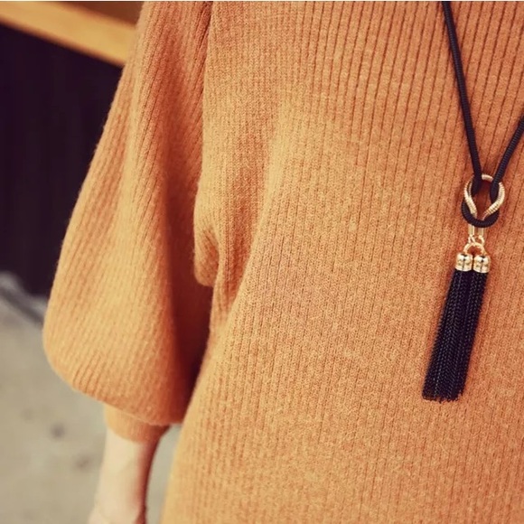 ❤️Gorgeous long black/gold tassel statement necklace - Picture 2 of 7